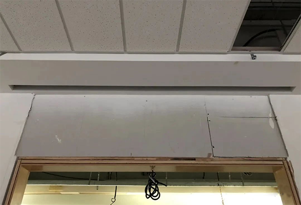 電動(dòng)擋煙垂壁安裝及聯(lián)動(dòng)測試